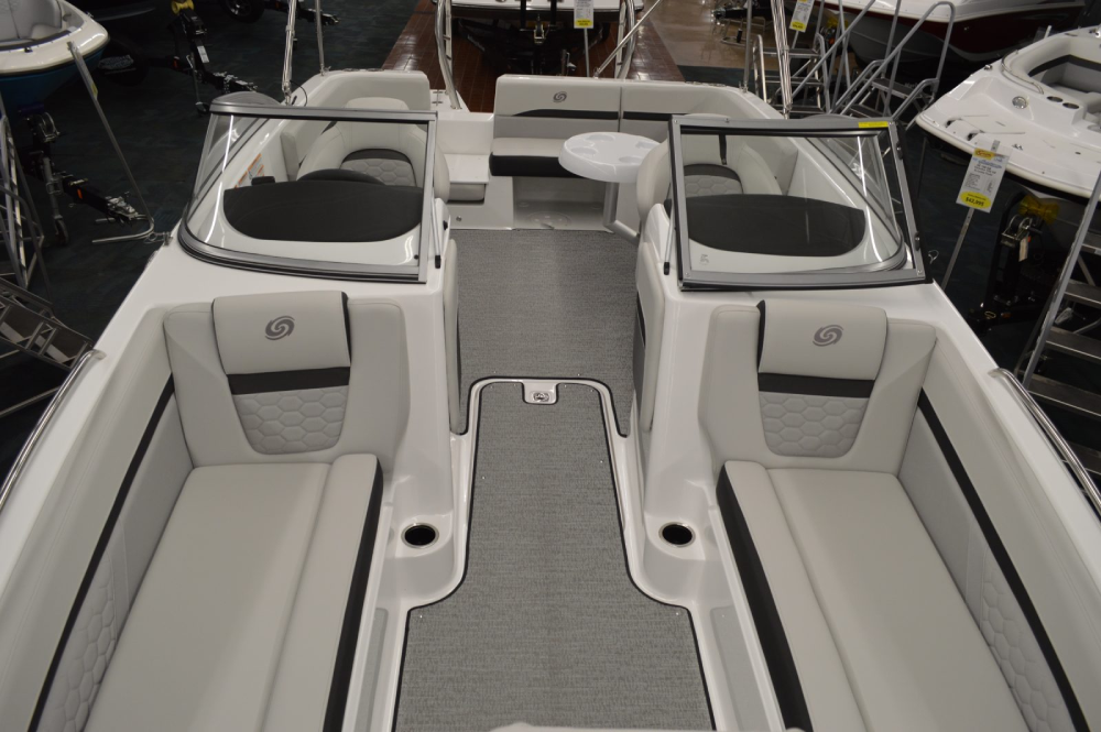 sunrise-boat-rentals-fort-Lauderdale-Hurricane-217-5