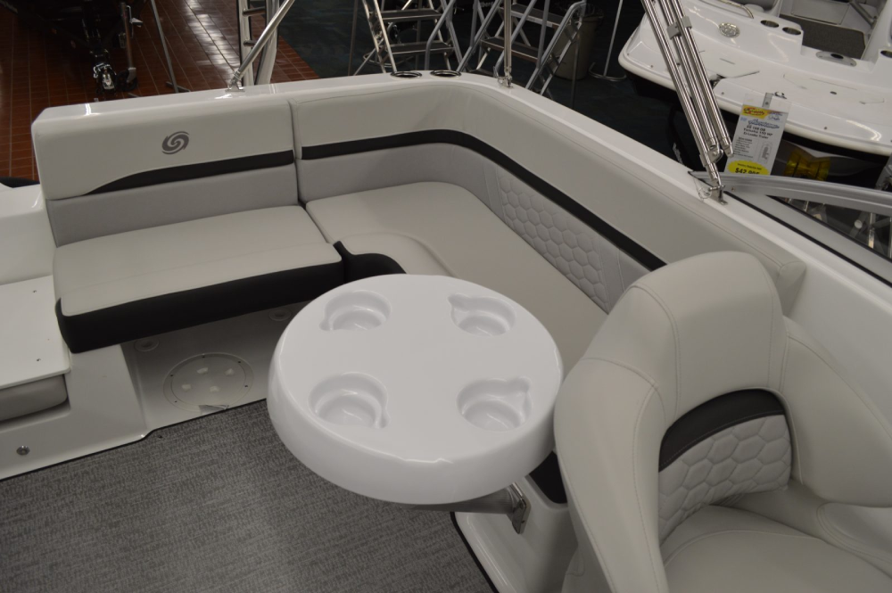 sunrise-boat-rentals-fort-Lauderdale-Hurricane-217-6