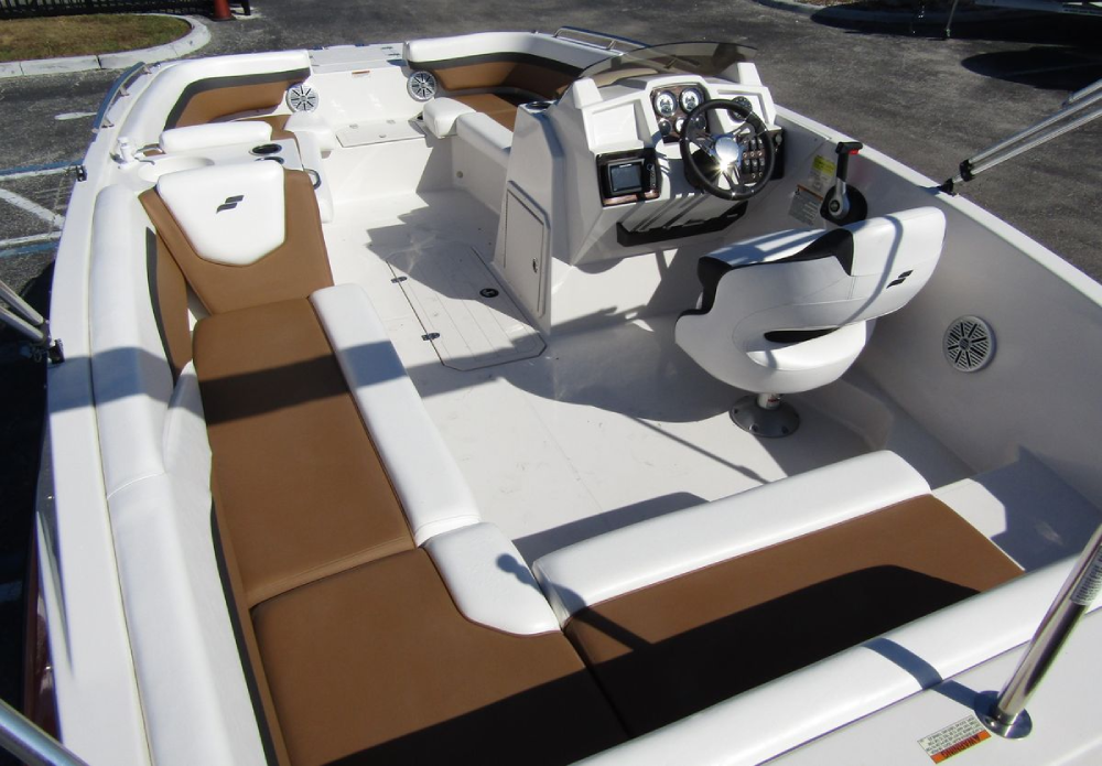 sunrise-boat-rentals-fort-Lauderdale-StarCraft-svx-191-6