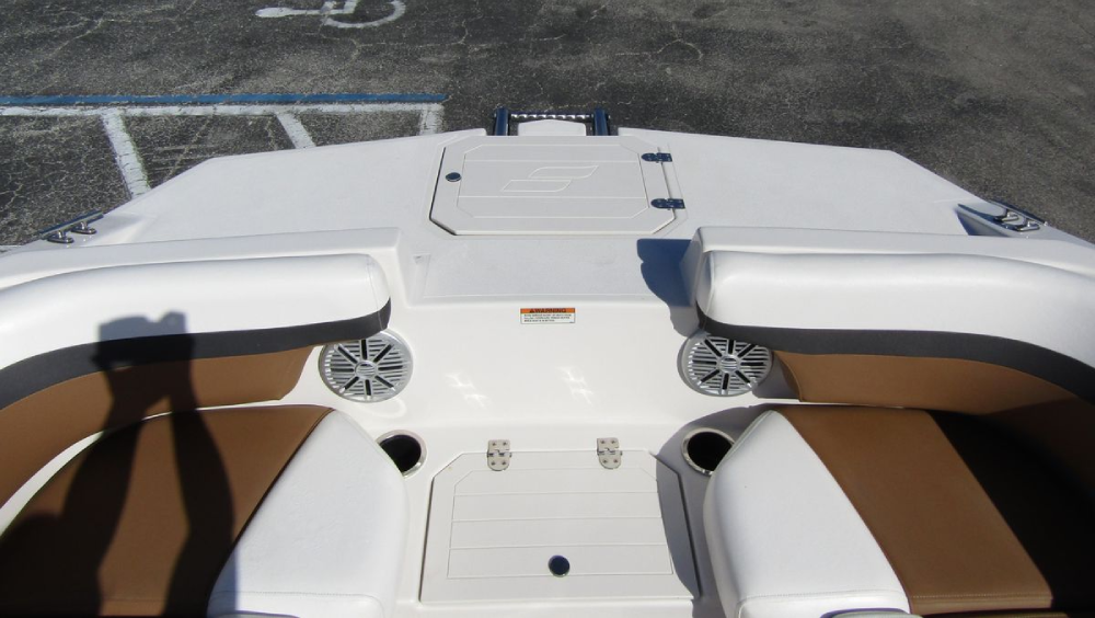 sunrise-boat-rentals-fort-Lauderdale-StarCraft-svx-191-7